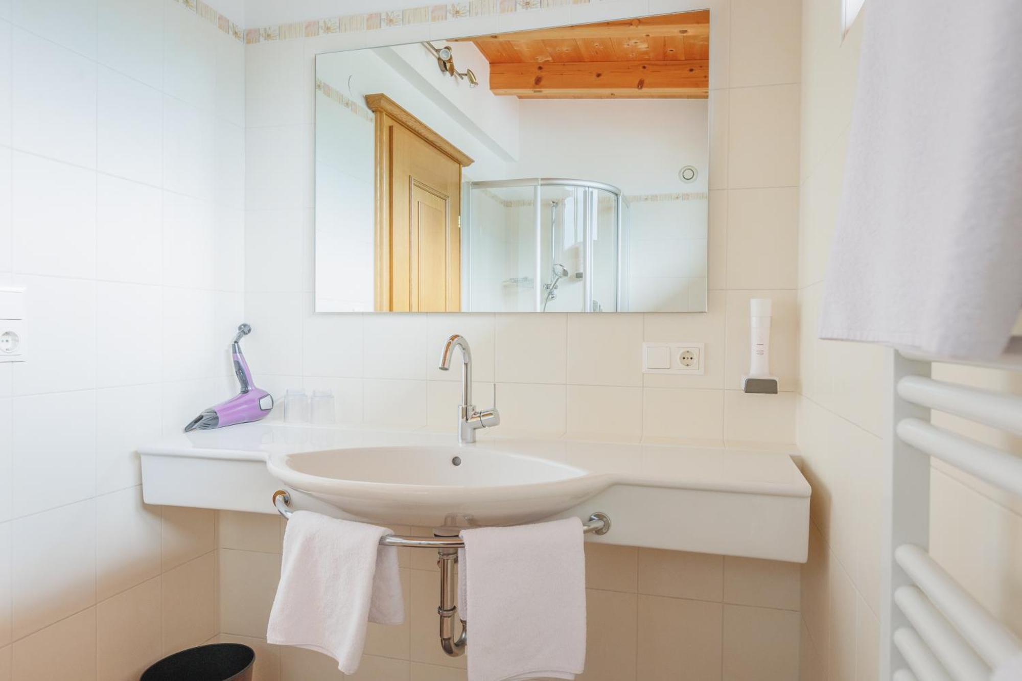 Hin&Weg Das Aparthotel 齐勒河谷的里德 外观 照片